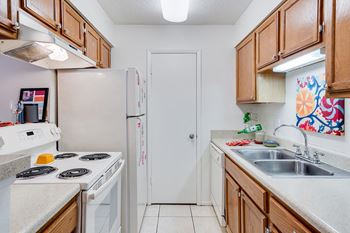 Fully-equipped kitchen